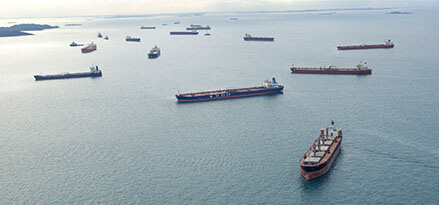 Amber bulk carrier ship geared